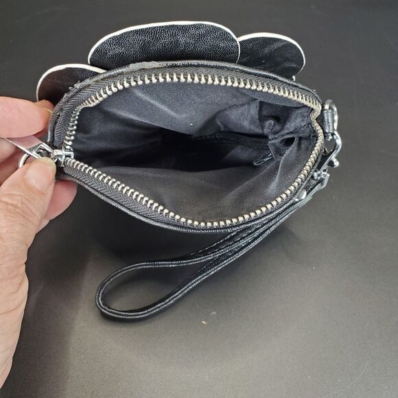 Black Leather Rosette Wristlet 5.75" Floral Round Clutch - Picture 4 of 6